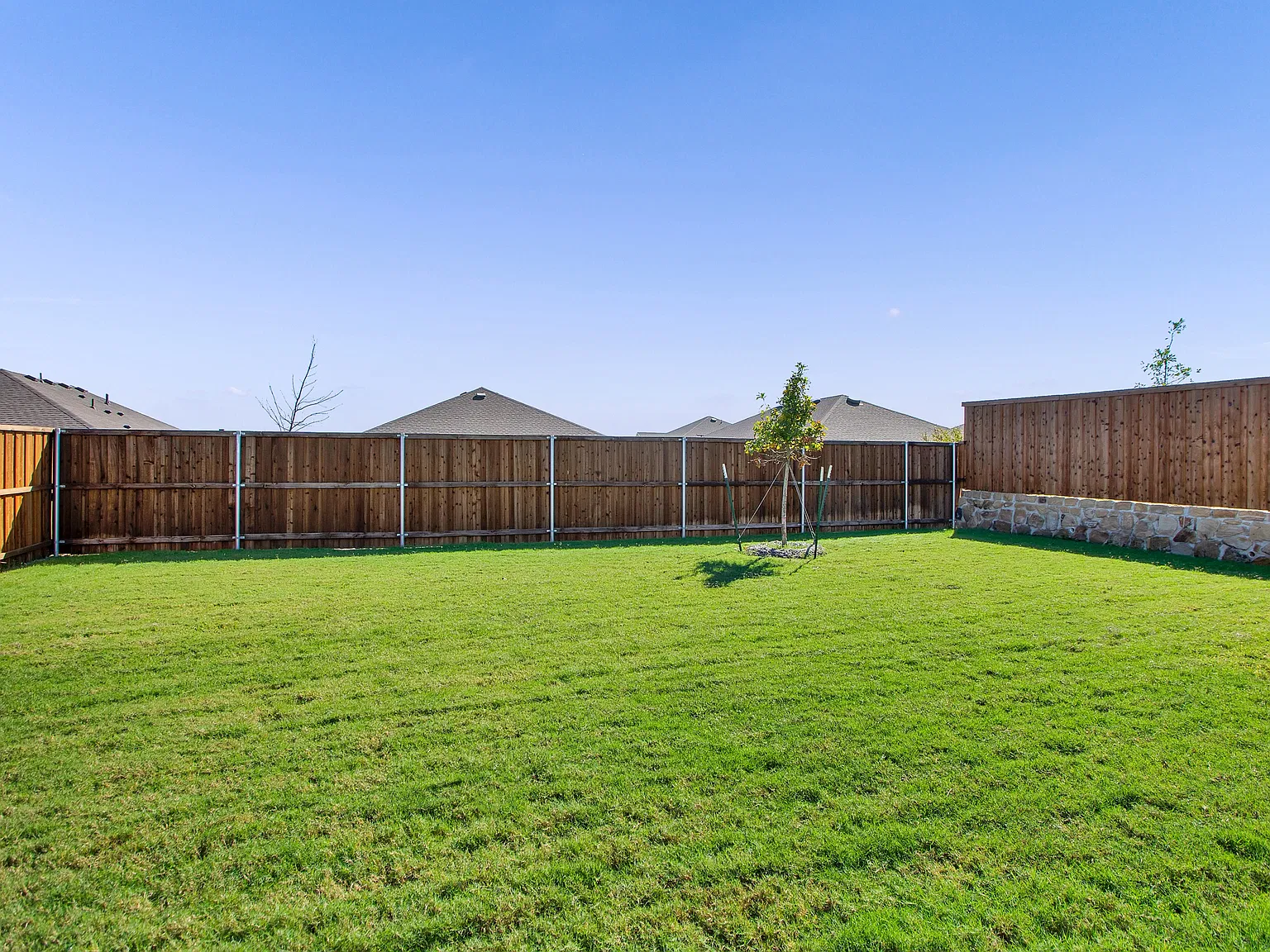 4 bed, 1787 sqft, $2,100 — Photo 2