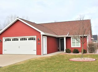 1160 Lake Breeze Ct #4, Menasha, WI 54952