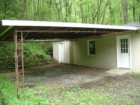 2nd image of 1713 Chattanooga Rd
