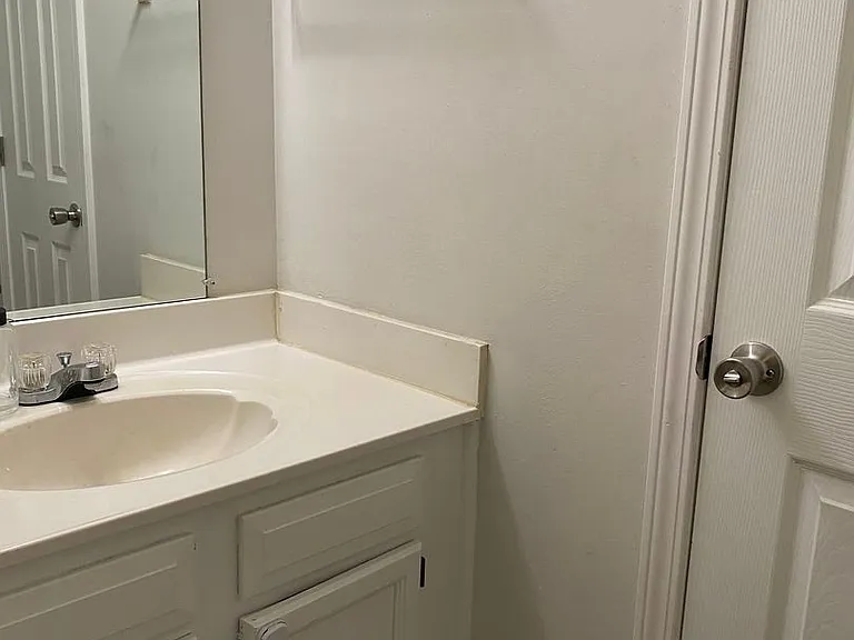 1688 Prince Ave #604 — Photo 27