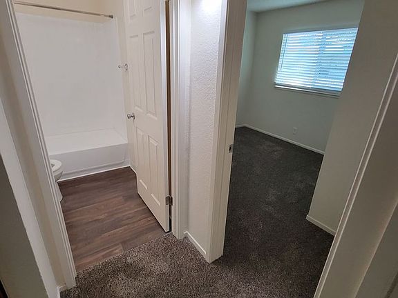 4th image of 1600 Bell St APT 6