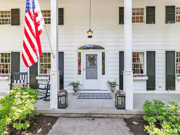 15 Hemlock Hollow Road, Woodbridge, CT 06525
