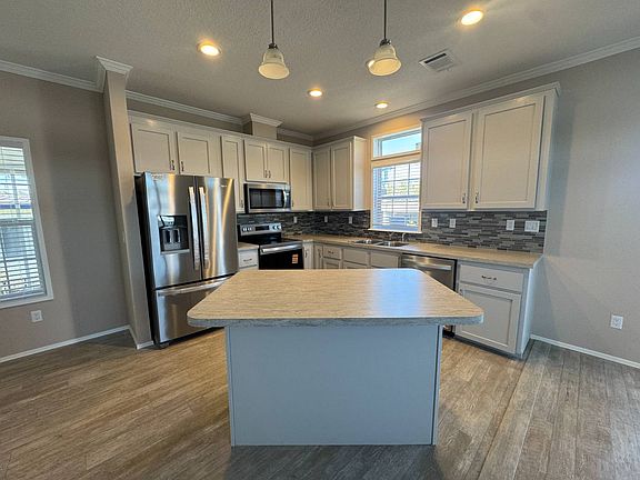 5th image of 11644 Pearl Dr