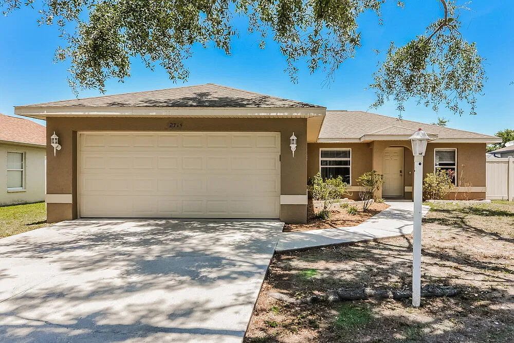 3 bed, 2.0 bath, 1276 sqft, $2,880 — Photo 1