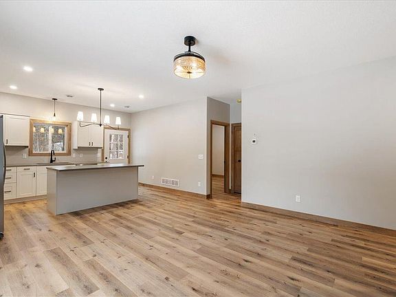5th image of 2708 23rd Ave SW