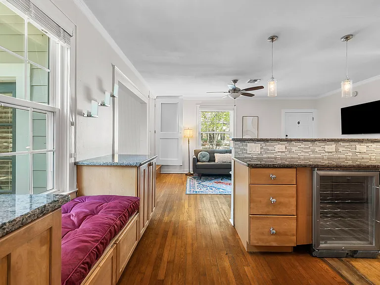 1015 Avondale Rd — Photo 21