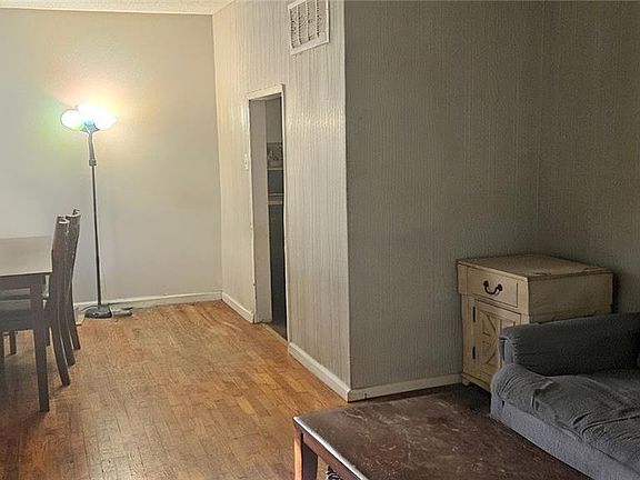 2nd image of 411 W North St