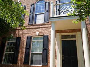 44389 Navajo Dr, Ashburn, VA 20147