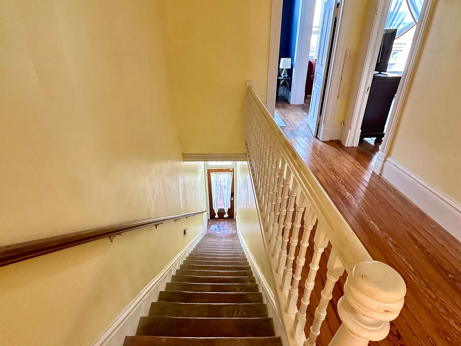 2 bed, 1975 sqft, $2,100 — Photo 4