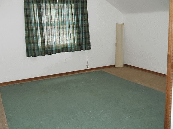 3rd image of 9275 Chatham Ave
