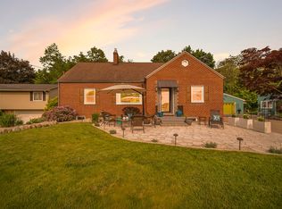 1940 Warren Ave, Jackson, MI 49203