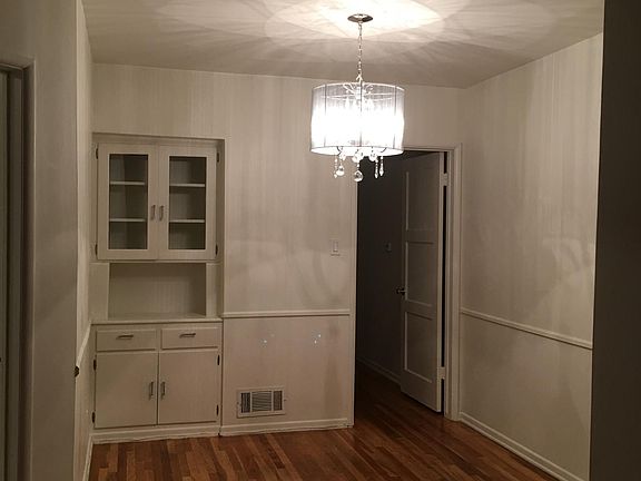 2nd image of 9870 Vidor Dr #9870