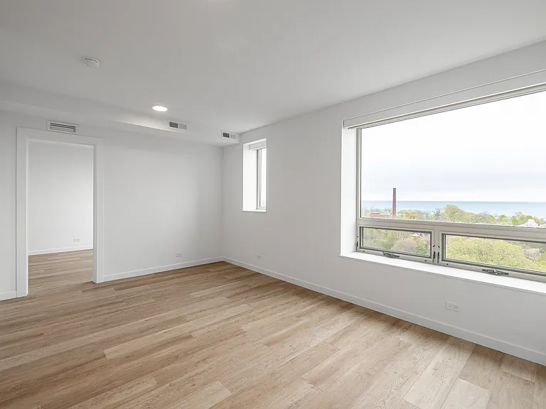 The Nest at Lincoln Park West — Photo 20
