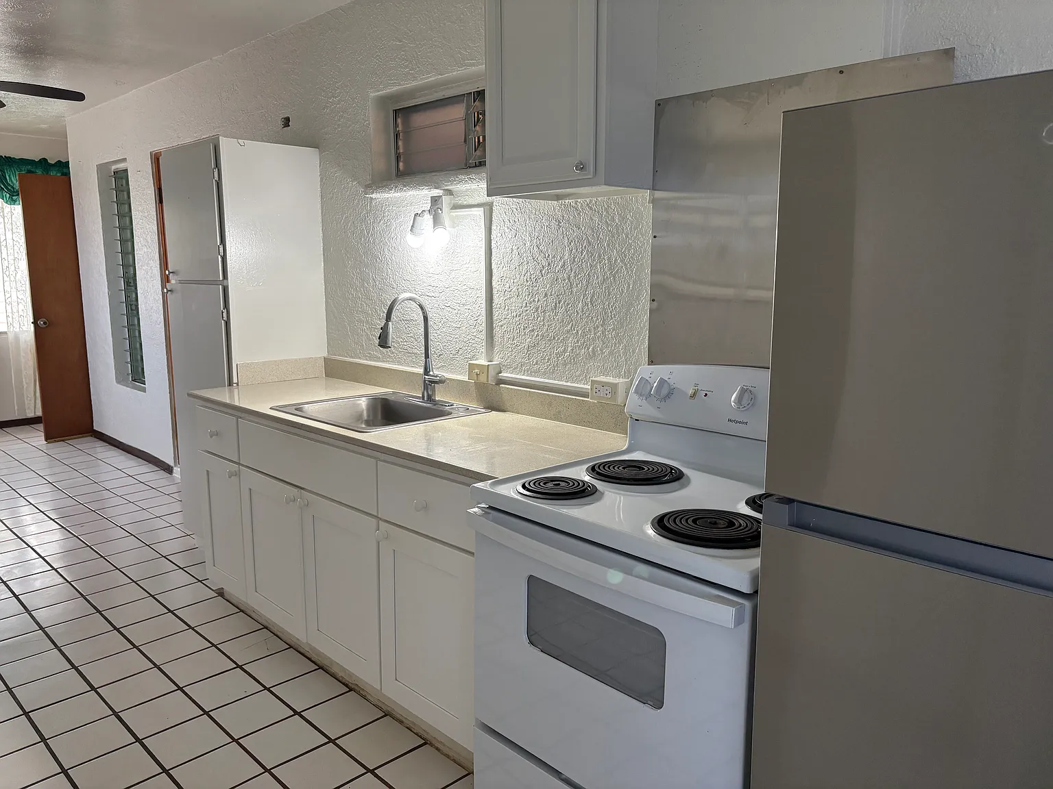 2 bed, 720 sqft, $2,100 — Photo 3