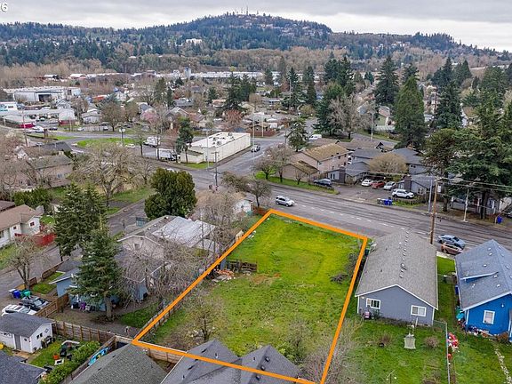 5th image of 9639 SE Foster Rd