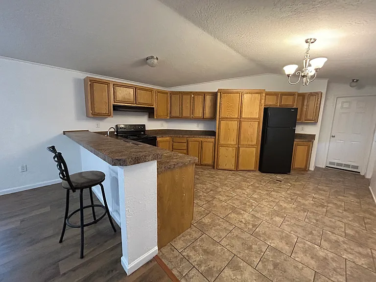 23 Paradise Ave — Photo 5