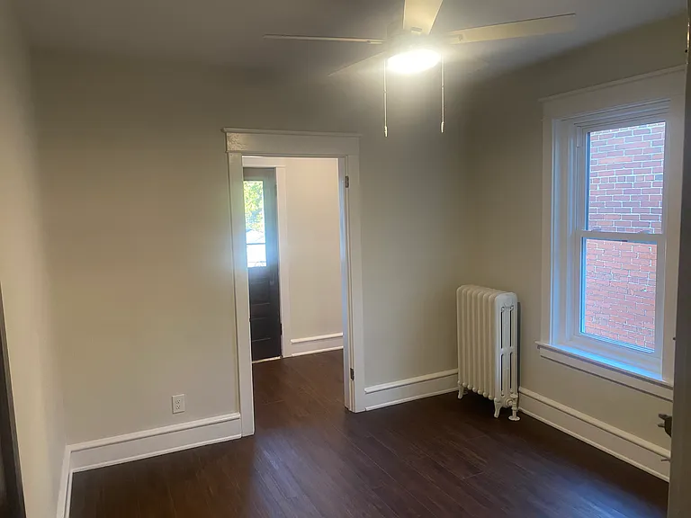 116 W Franklin St — Photo 17