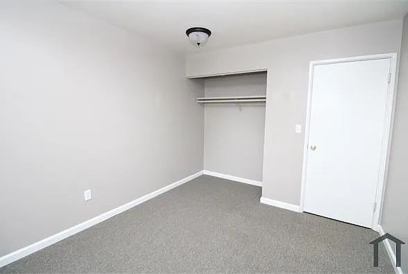 902 E Sturgis St #10 — Photo 4