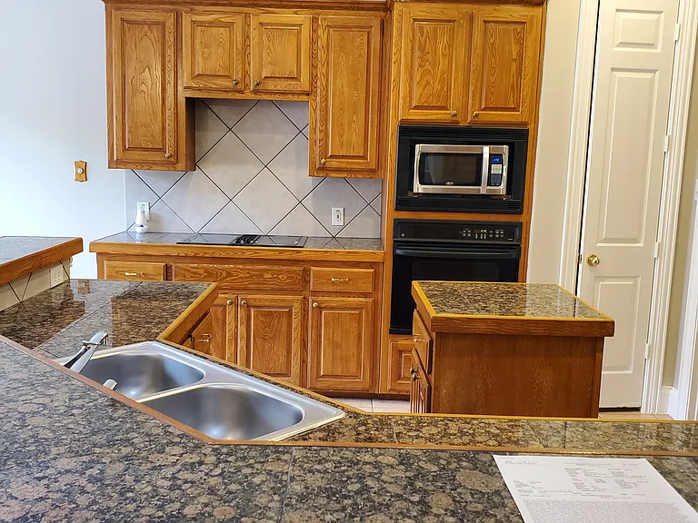 532 Silver Maple Dr — Photo 3
