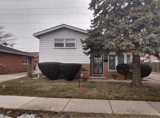 5127 Castle Dr, Bellwood, IL 60104