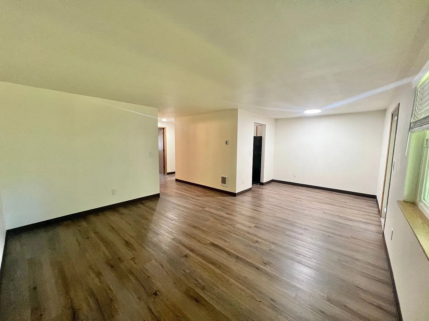 Willow Creek Apartments — Photo 2