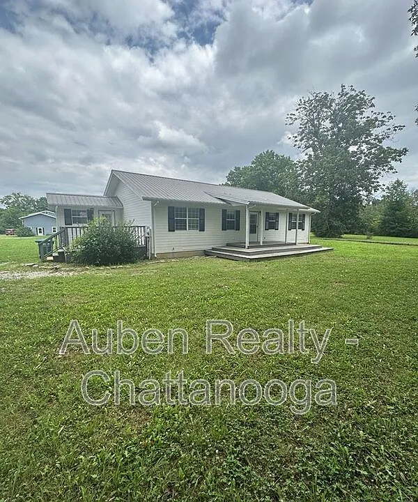 6250 W Highway 136