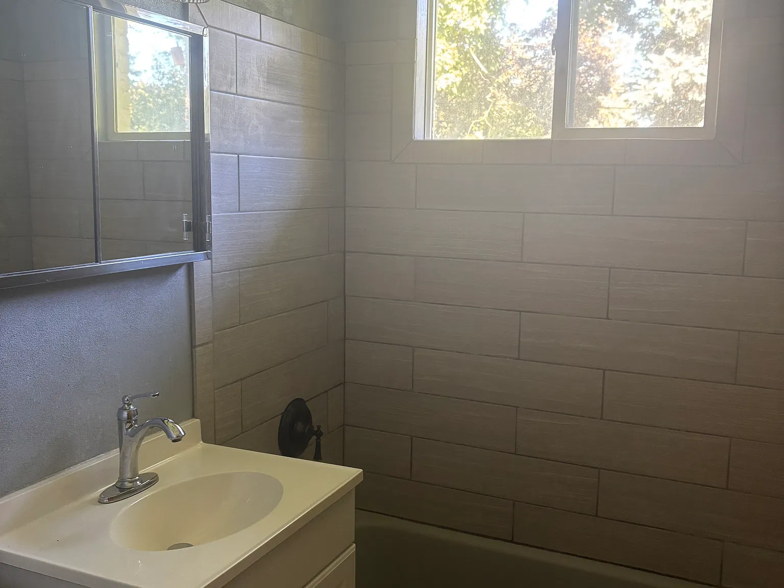 2 bed, 1100 sqft, $1,500 — Photo 3
