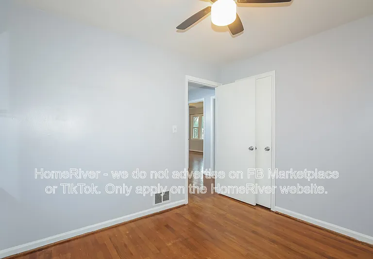 309 E Meadow Dr — Photo 12