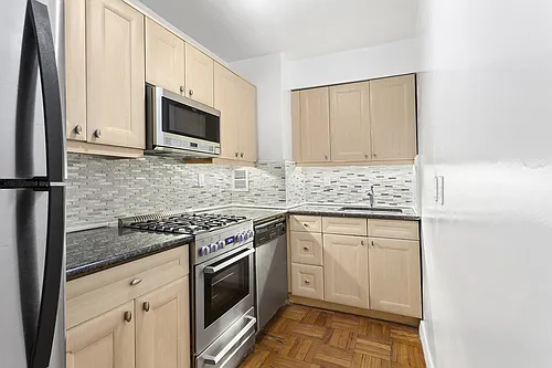 333 E 34th St #7H Photo 1