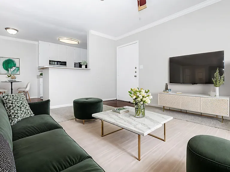 Kingsgate Apartments — Photo 33