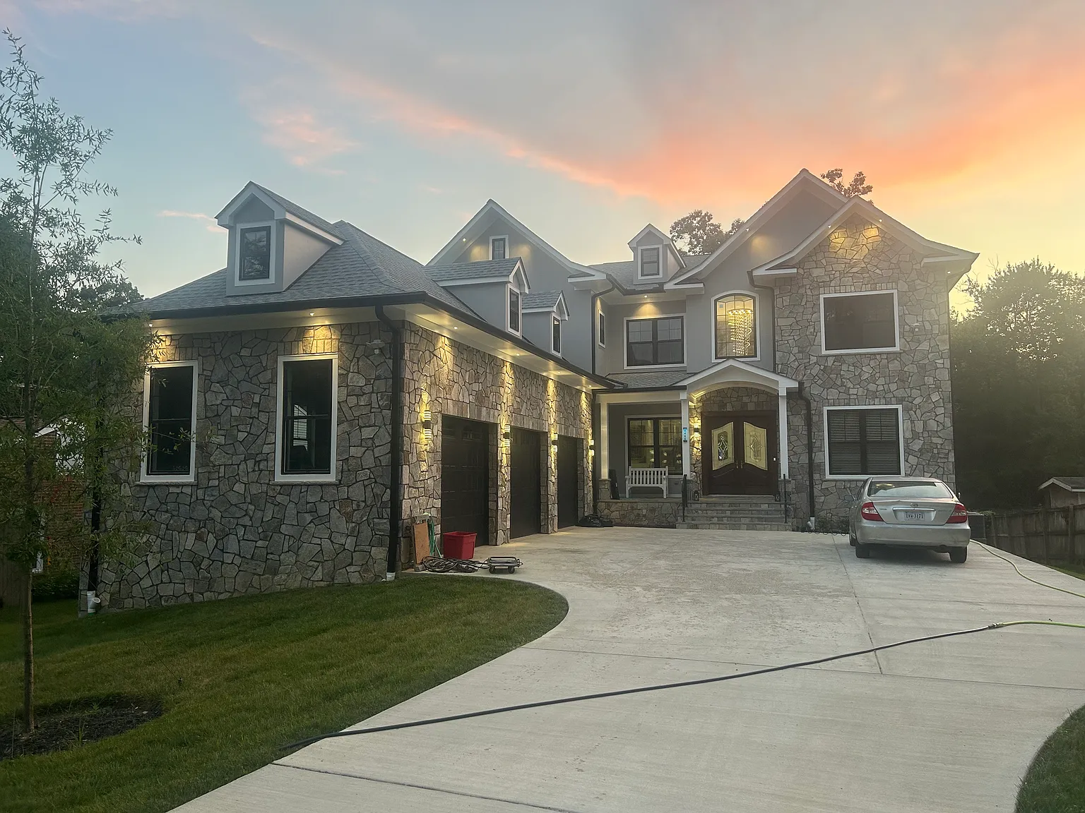 2 bed, 1.5 bath, 2500 sqft, $3,200 — Photo 1
