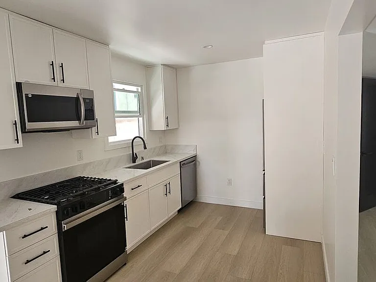 537 S Catalina St — Photo 6