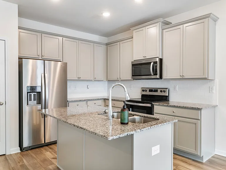 115 Buckingham Ln — Photo 15