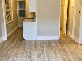 S0180 - Pettygrove Apartments