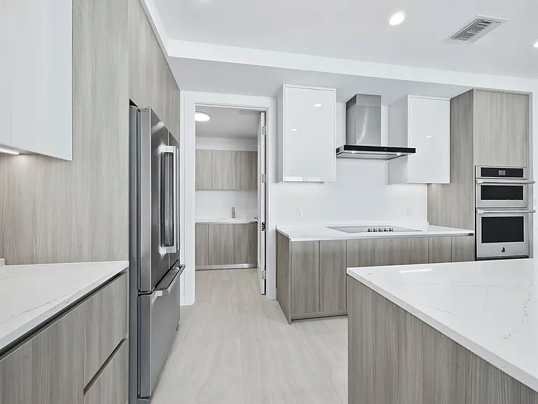 301 Quay Cmns #1003 — Photo 11