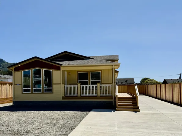 94114 4th St, Goldbeach, OR 97444