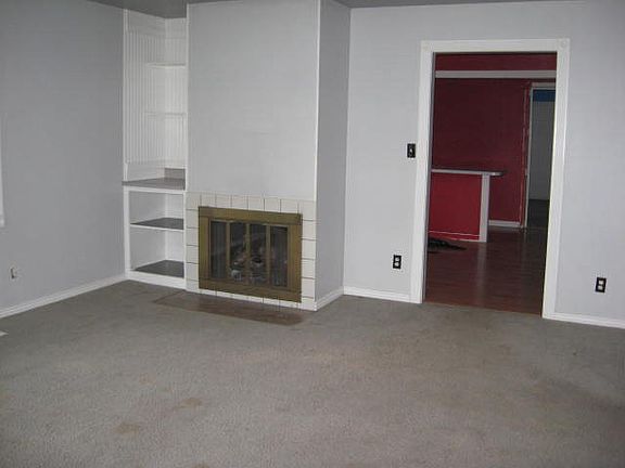 4th image of 499 E 19th St