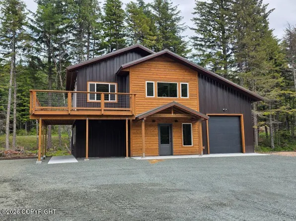 660 Allie Rd, Haines, AK 99827