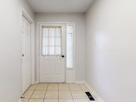 2nd image of 801 Edgehill Rd N