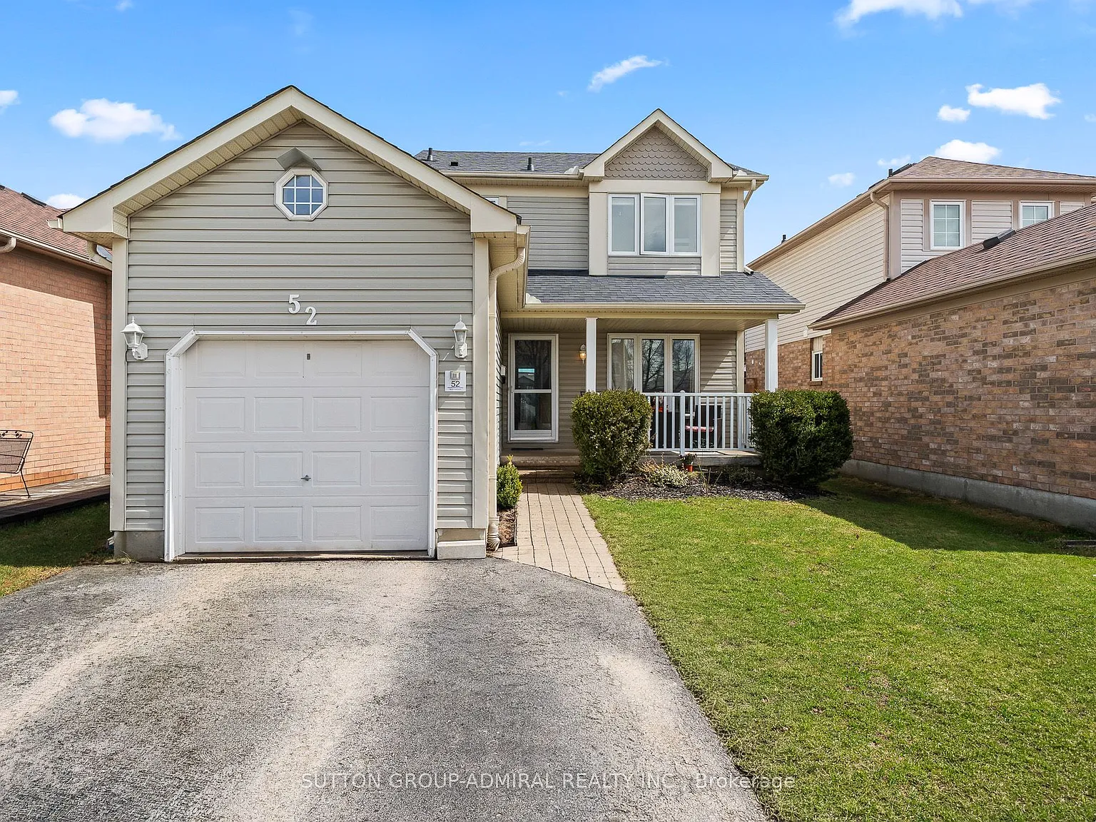 4 bed, $2,800 — Photo 1