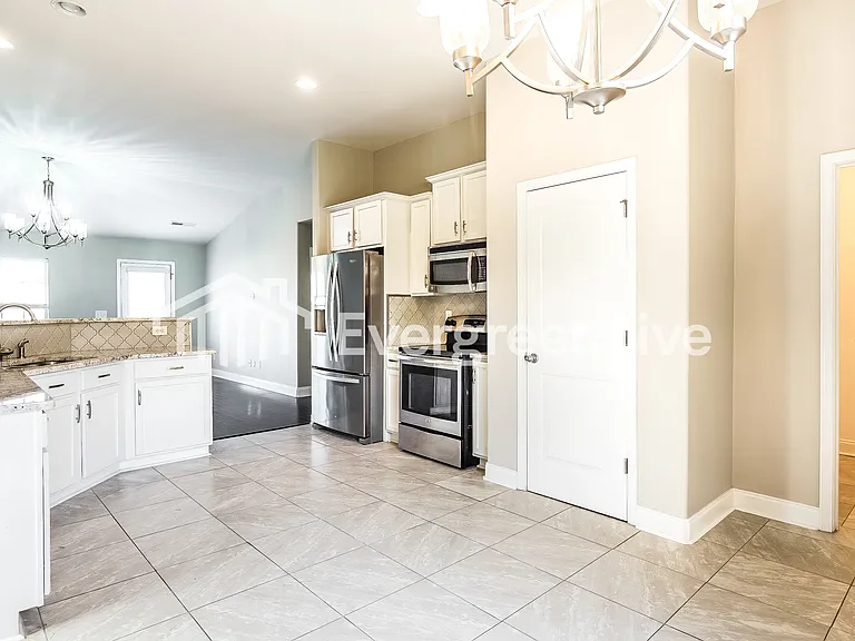212 Hillcrest Dr — Photo 7