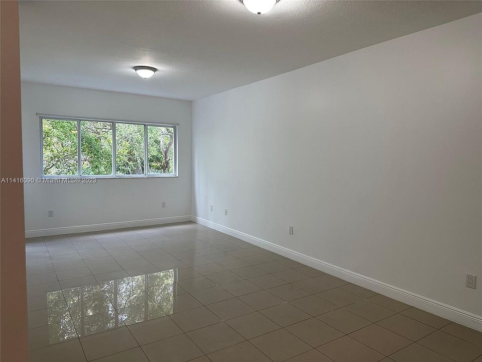 1st image of 652 NE 63rd St APT 304