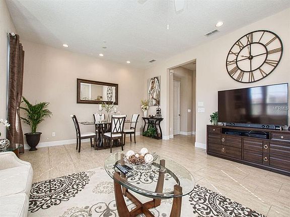 4th image of 829 Lobelia Dr