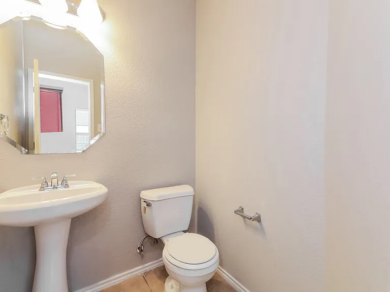 2026 Gardenia Dr — Photo 16