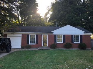 2012 Hounz Ln, Louisville, KY 40223