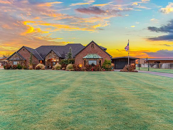 5th image of 3603 W Country Club Blvd