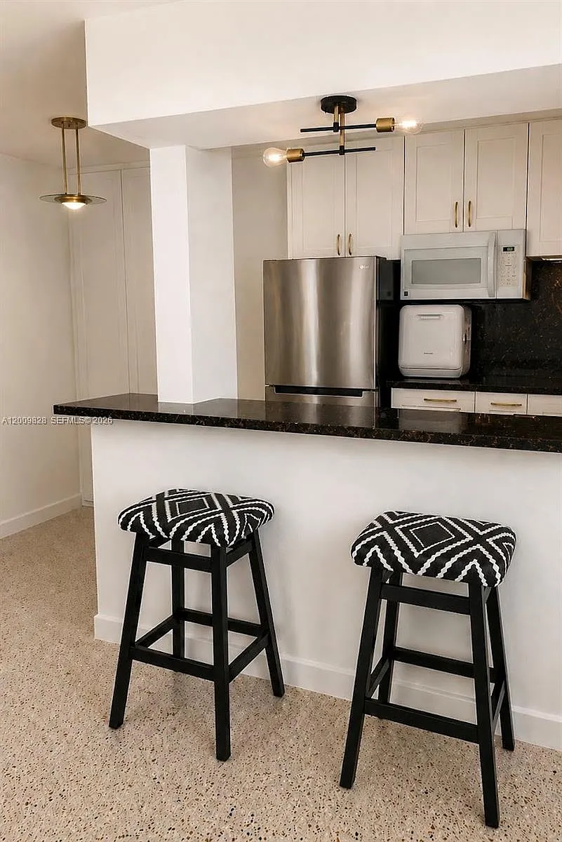 Building Photo - 40 Salamanca Ave #8