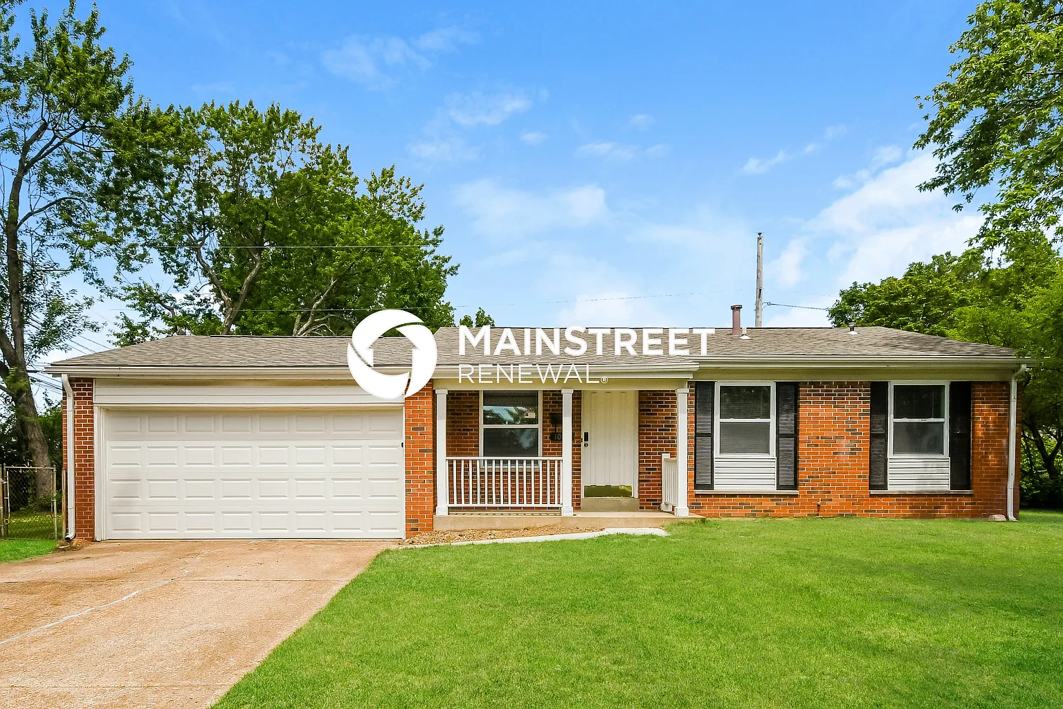 1095 Cedar Pl photo 1