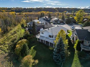 31 W Riverside Pl, Cochrane, AB T4C 1J6