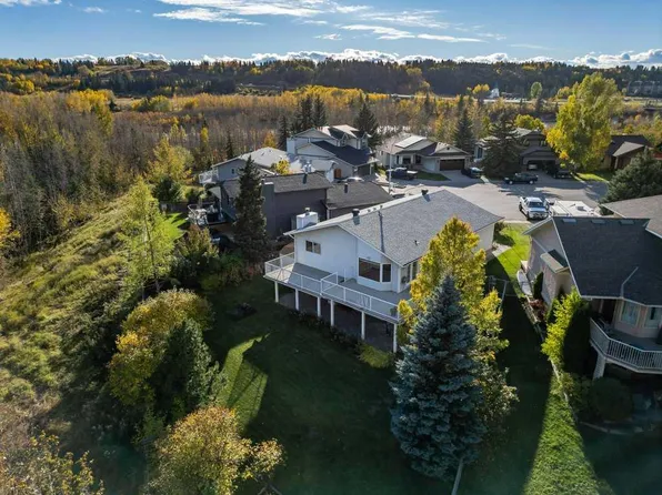 31 W Riverside Pl, Cochrane, AB T4C 1J6